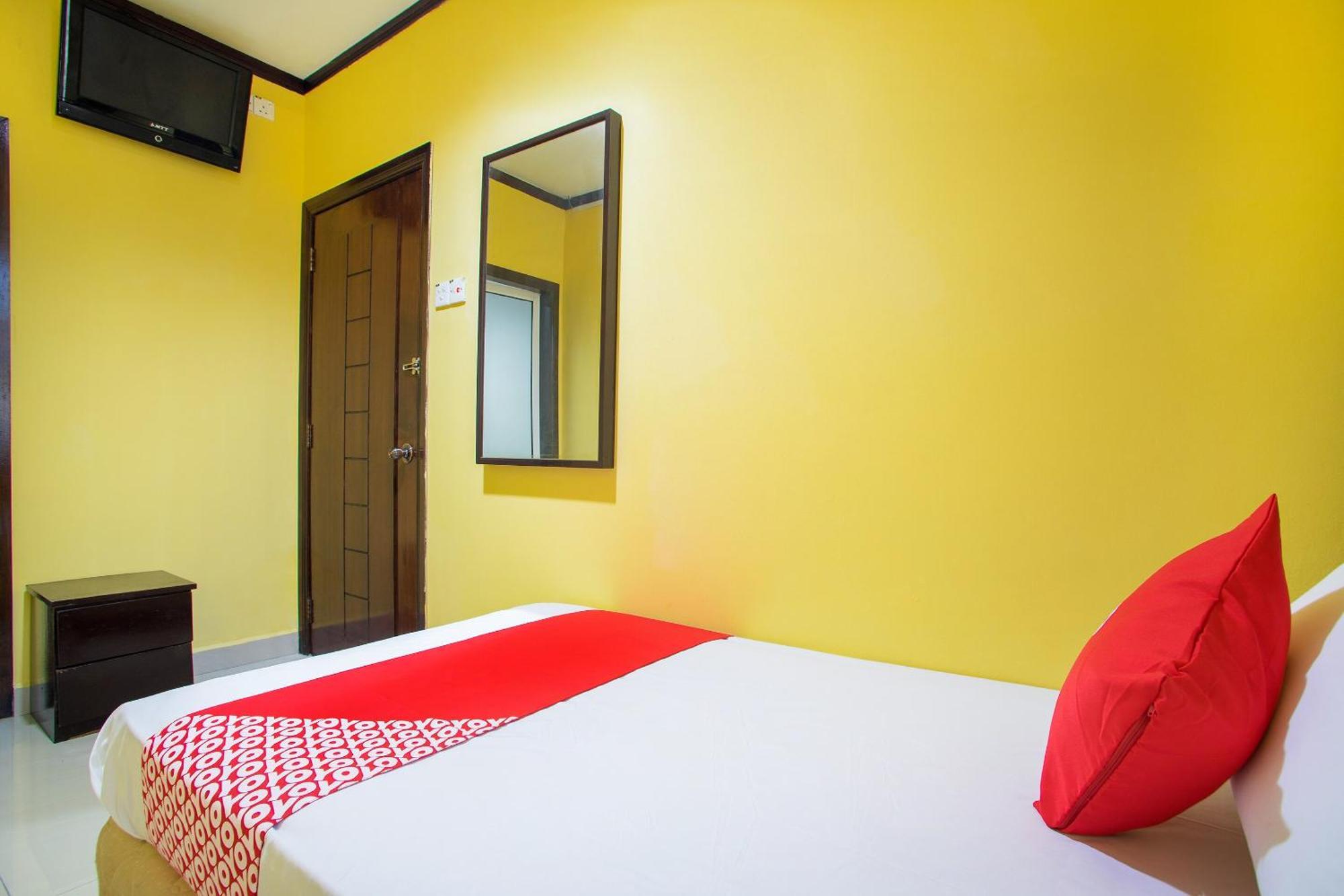 Super Oyo 1219 Hotel Bbk Кланг Екстериор снимка